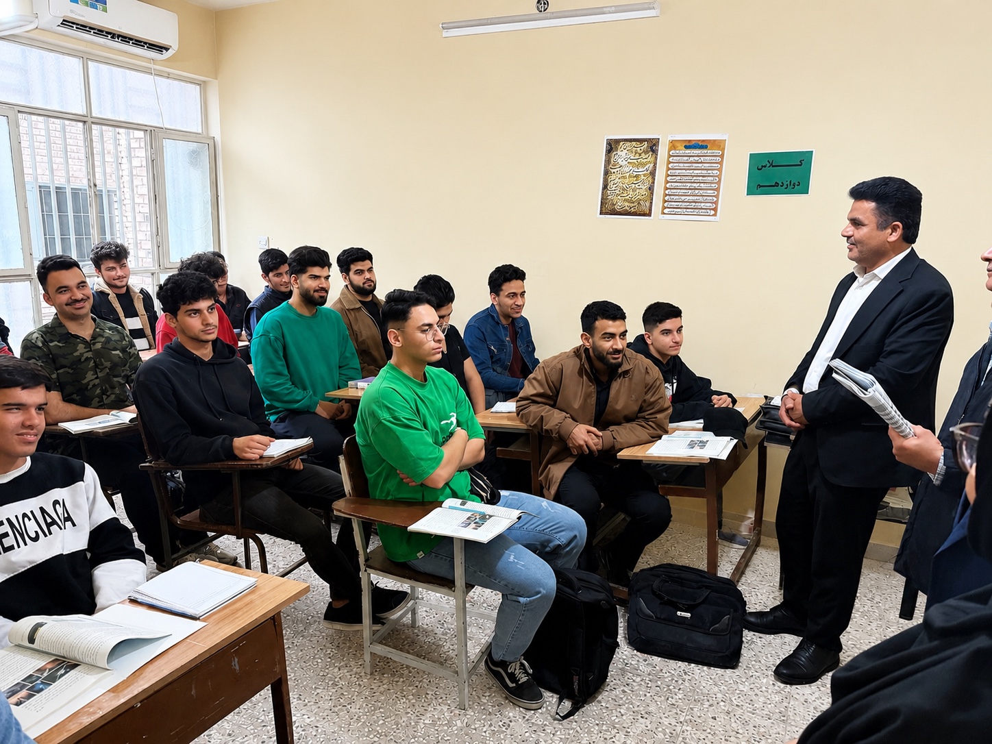 کلاس و فعالیت آموزشی دبیرستان خیام