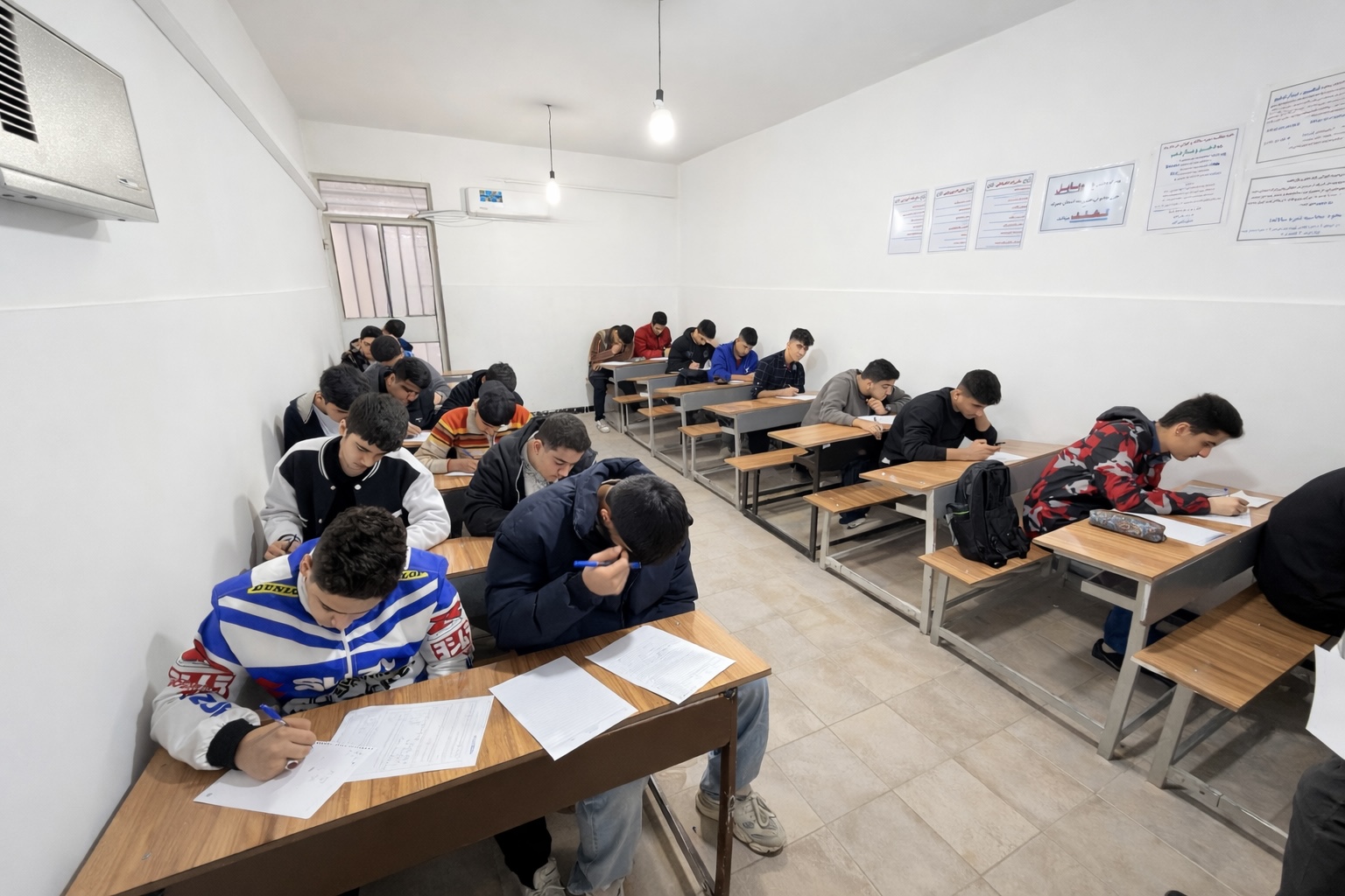 برگزاری منظم امتحانات دبیرستان خیام