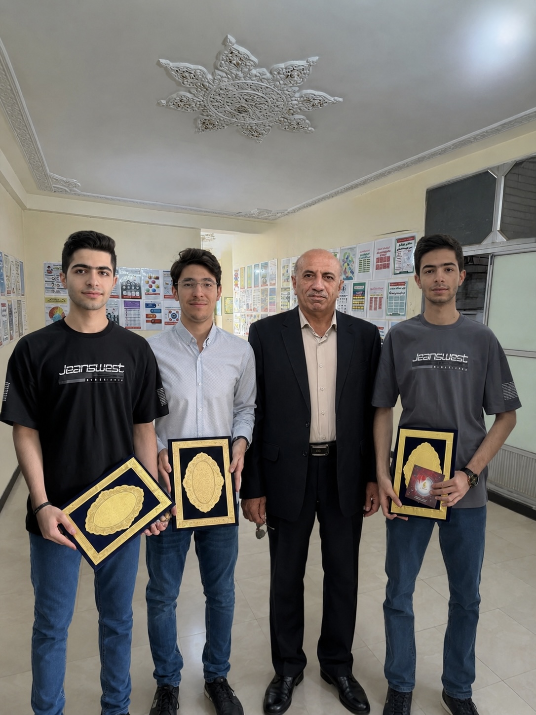 افتخارآفرینان دبیرستان خیام